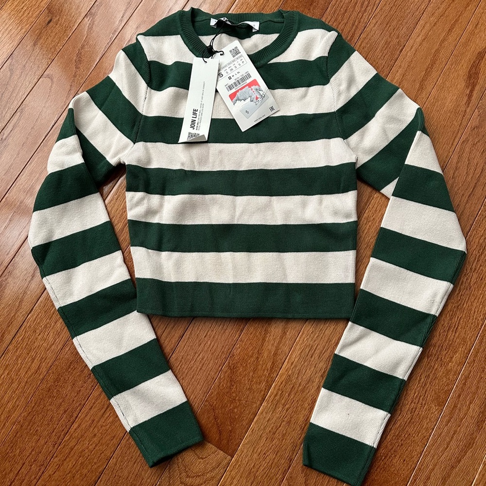 NWT ZARA STRIPED GREEN AND WHITE LONG SLEEVE